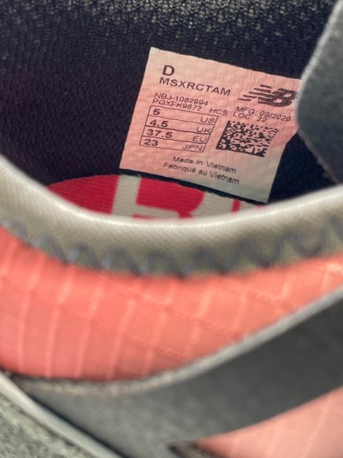 NEW BALANCE（ニューバランス）NEW BALANCE (ニューバランス) スニーカー ブラック×ピンク サイズ:JPN23の古着・服飾アイテム