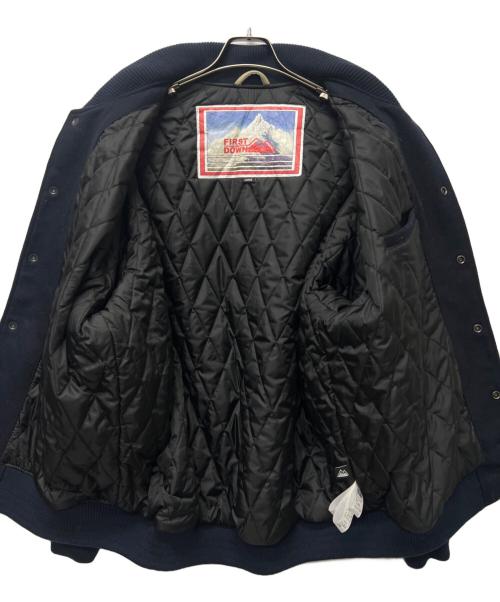 FIRST DOWN（ファーストダウン）FIRST DOWN (ファーストダウン) スタジャン ネイビー×ベージュ サイズ:Ｌの古着・服飾アイテム