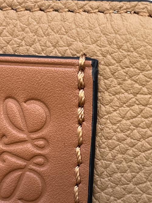 LOEWE（ロエベ）LOEWE (ロエベ) フラグメントケース ブラウンの古着・服飾アイテム