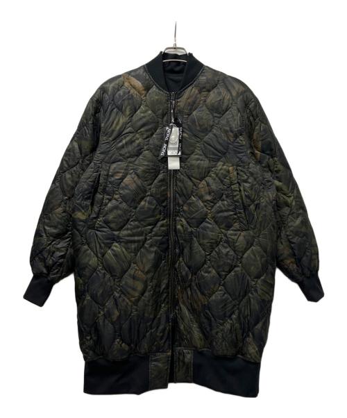 TAION（タイオン）TAION (タイオン) s'yte (サイト) DAHLIA CAMOUFLAGE QUILTED DOWN REVERSIBLE LONG MA-1 オリーブ サイズ:２の古着・服飾アイテム