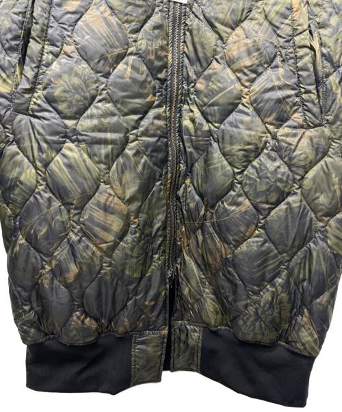 TAION（タイオン）TAION (タイオン) s'yte (サイト) DAHLIA CAMOUFLAGE QUILTED DOWN REVERSIBLE LONG MA-1 オリーブ サイズ:２の古着・服飾アイテム