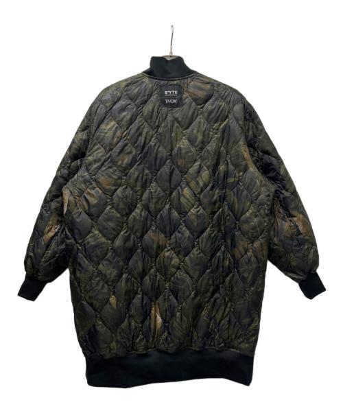 TAION（タイオン）TAION (タイオン) s'yte (サイト) DAHLIA CAMOUFLAGE QUILTED DOWN REVERSIBLE LONG MA-1 オリーブ サイズ:２の古着・服飾アイテム