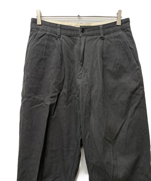 Graphpaper（グラフペーパー）Graphpaper (グラフペーパー) Hard Twill Two Tuck Pants グレー サイズ:2の古着・服飾アイテム