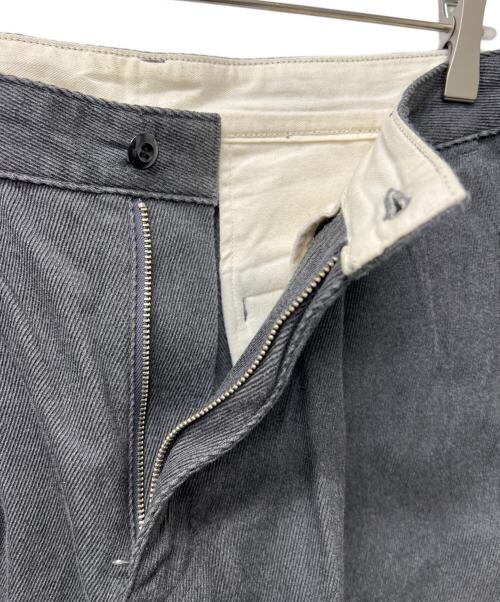 Graphpaper（グラフペーパー）Graphpaper (グラフペーパー) Hard Twill Two Tuck Pants グレー サイズ:2の古着・服飾アイテム