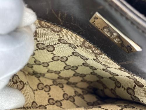 GUCCI（グッチ）GUCCI (グッチ) ショルダーバッグ ブラウンの古着・服飾アイテム