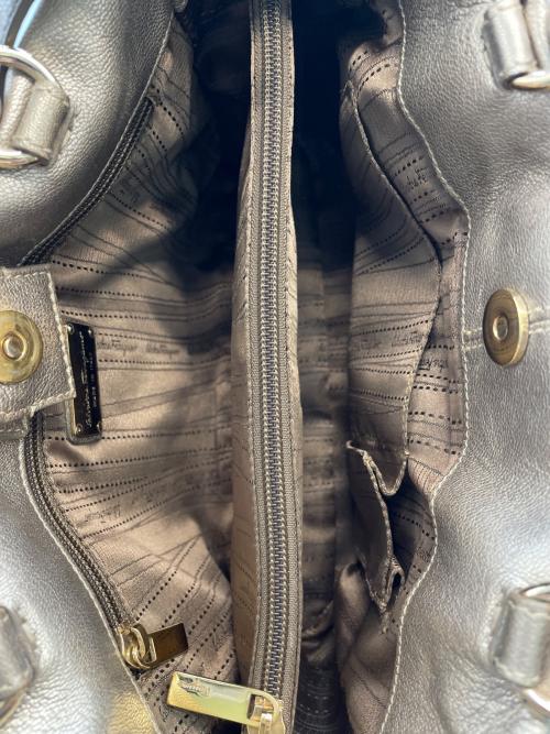 Salvatore Ferragamo（サルヴァトーレ フェラガモ）Salvatore Ferragamo (サルヴァトーレ フェラガモ) 2WAYバッグ 金具キズ・シャンパンゴールドの古着・服飾アイテム