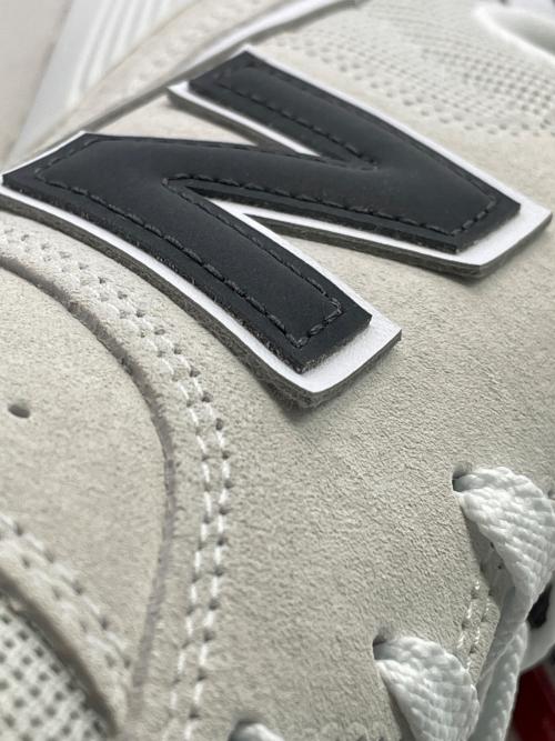 NEW BALANCE（ニューバランス）NEW BALANCE (ニューバランス) スニーカー ホワイト×ネイビー サイズ:JPN27.5の古着・服飾アイテム