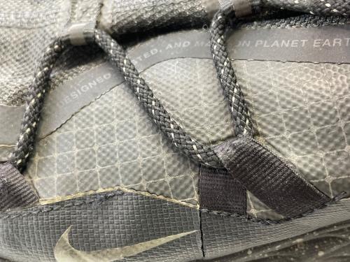 NIKE ACG（ナイキエーシージー）NIKE ACG (ナイキエーシージー) スニーカー ブラック サイズ:㎝28の古着・服飾アイテム