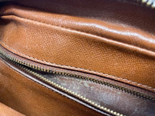 LOUIS VUITTON（ルイ ヴィトン）LOUIS VUITTON (ルイ ヴィトン) ショルダーバッグ ブラウン サイズ:27の古着・服飾アイテム