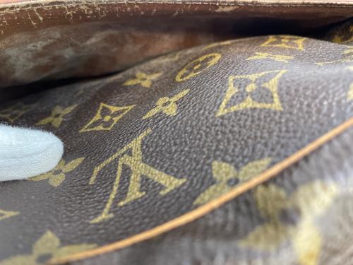 LOUIS VUITTON（ルイ ヴィトン）LOUIS VUITTON (ルイ ヴィトン) ショルダーバッグ ブラウン サイズ:27の古着・服飾アイテム