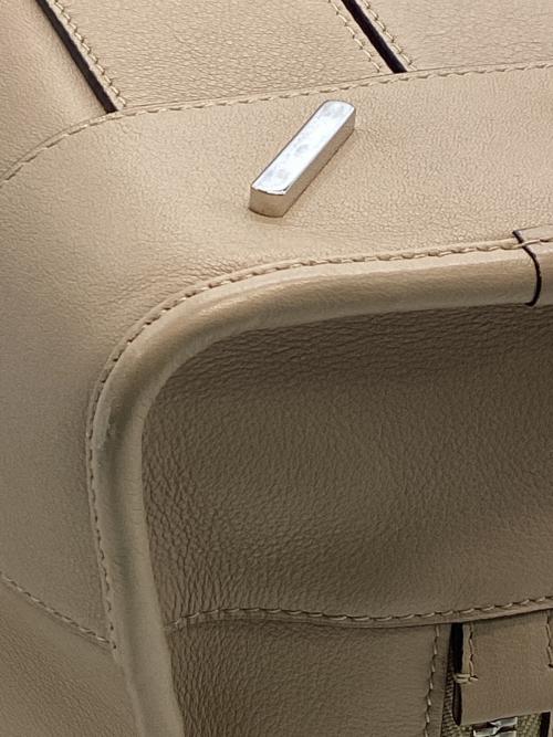 LOEWE（ロエベ）LOEWE (ロエベ) ショルダーバッグ ベージュの古着・服飾アイテム