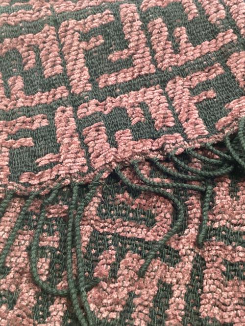 FENDI（フェンディ）FENDI (フェンディ) マフラー レッド×ブラックの古着・服飾アイテム