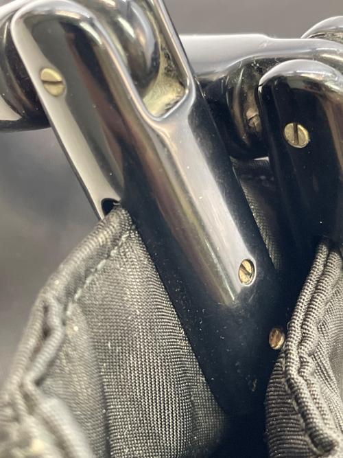 PRADA（プラダ）PRADA (プラダ) ナイロンハンドバッグ ブラックの古着・服飾アイテム