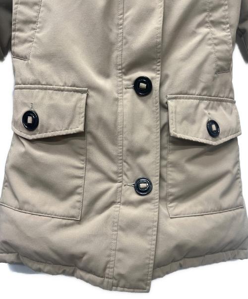 CANADA GOOSE（カナダグース）CANADA GOOSE (カナダグース) ダウンコート ベージュ サイズ:ＸＳの古着・服飾アイテム