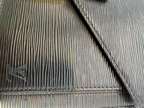 LOUIS VUITTON（ルイ ヴィトン）LOUIS VUITTON (ルイ ヴィトン) セリエ・ドラゴンヌ ブラックの古着・服飾アイテム