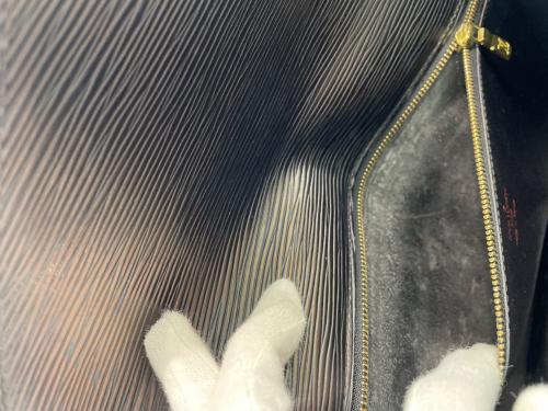 LOUIS VUITTON（ルイ ヴィトン）LOUIS VUITTON (ルイ ヴィトン) セリエ・ドラゴンヌ ブラックの古着・服飾アイテム