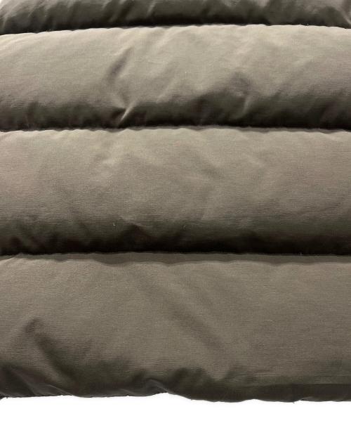 CANADA GOOSE（カナダグース）CANADA GOOSE (カナダグース) ダウンベスト オリーブ サイズ:Mの古着・服飾アイテム