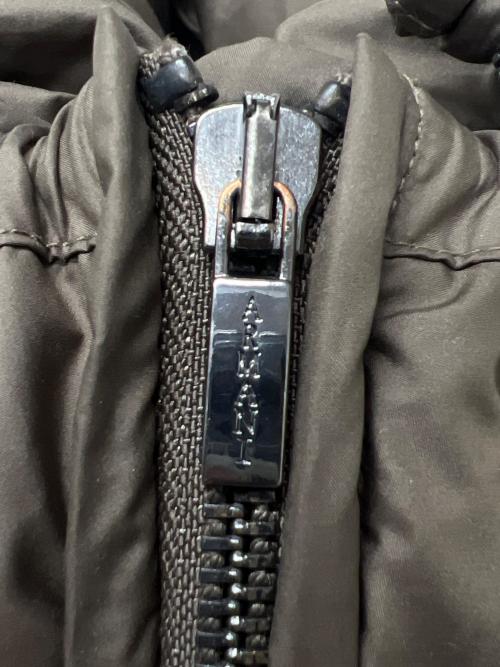 ARMANI COLLEZIONI（アルマーニ コレツィオーニ）ARMANI COLLEZIONI (アルマーニ コレツィオーニ) ダウンコート ブラウン サイズ:４２の古着・服飾アイテム