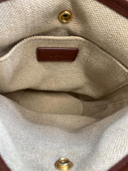 A.P.C.（アーペーセー）A.P.C. (アーペーセー) ショルダーバッグ ベージュ×ブラウンの古着・服飾アイテム