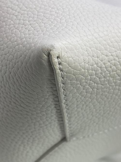 MARC JACOBS（マークジェイコブズ）MARC JACOBS (マークジェイコブズ) ハンドバッグ ホワイトの古着・服飾アイテム