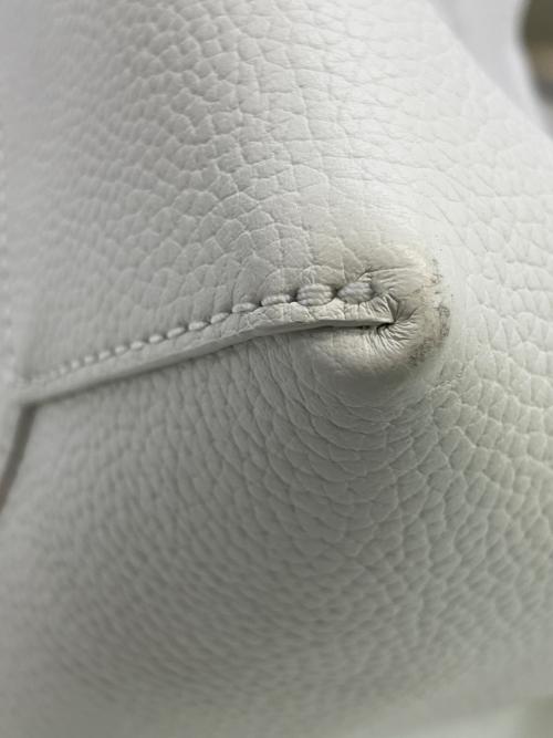 MARC JACOBS（マークジェイコブズ）MARC JACOBS (マークジェイコブズ) ハンドバッグ ホワイトの古着・服飾アイテム