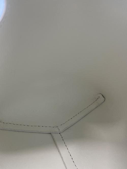 MARC JACOBS（マークジェイコブズ）MARC JACOBS (マークジェイコブズ) ハンドバッグ ホワイトの古着・服飾アイテム