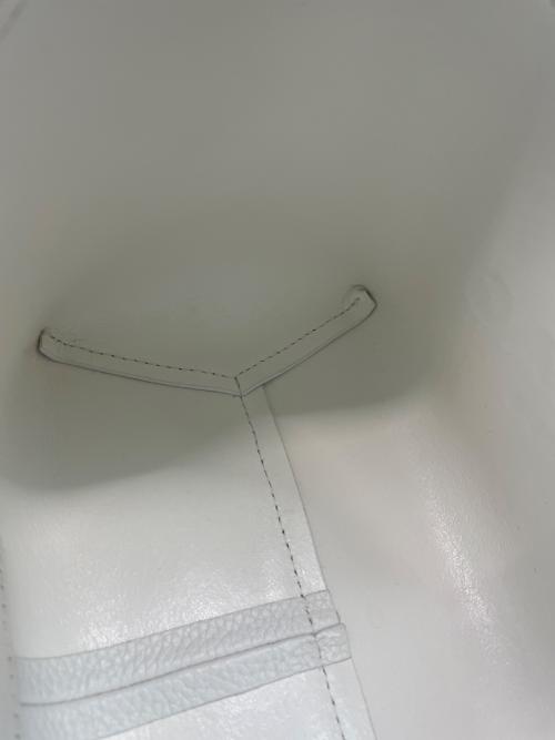 MARC JACOBS（マークジェイコブズ）MARC JACOBS (マークジェイコブズ) ハンドバッグ ホワイトの古着・服飾アイテム