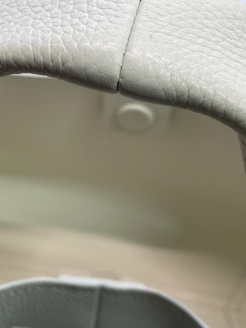 MARC JACOBS（マークジェイコブズ）MARC JACOBS (マークジェイコブズ) ハンドバッグ ホワイトの古着・服飾アイテム