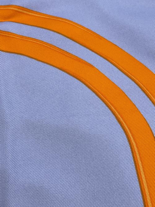 HERMES（エルメス）HERMES (エルメス) シルクスカーフ パープル×オレンジの古着・服飾アイテム