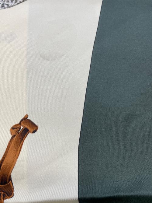 HERMES（エルメス）HERMES (エルメス) スカーフ ホワイト×グリーンの古着・服飾アイテム