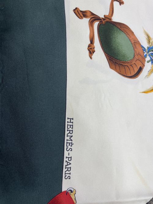 HERMES（エルメス）HERMES (エルメス) スカーフ ホワイト×グリーンの古着・服飾アイテム