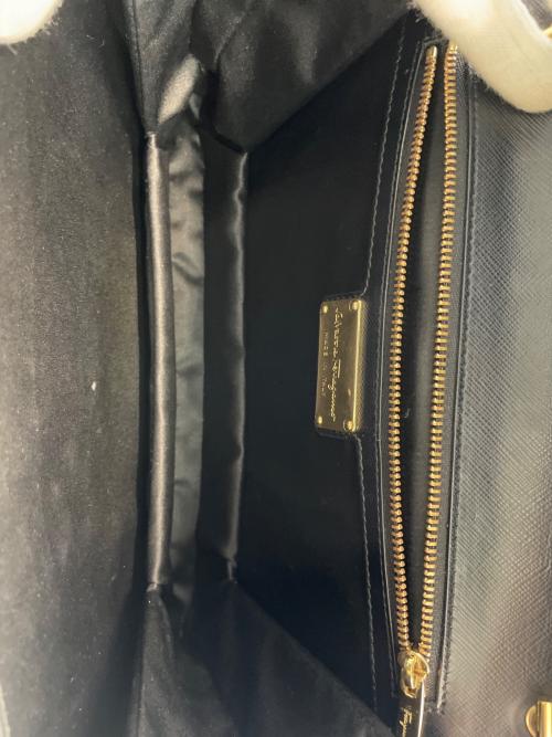 Salvatore Ferragamo（サルヴァトーレ フェラガモ）Salvatore Ferragamo (サルヴァトーレ フェラガモ) チェーンショルダーバッグ ブラックの古着・服飾アイテム