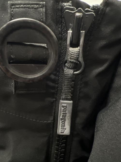 Patagonia（パタゴニア）Patagonia (パタゴニア) フローズンレンジパーカ ブラック サイズ:Ｌの古着・服飾アイテム