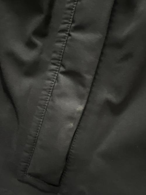 Patagonia（パタゴニア）Patagonia (パタゴニア) フローズンレンジパーカ ブラック サイズ:Ｌの古着・服飾アイテム