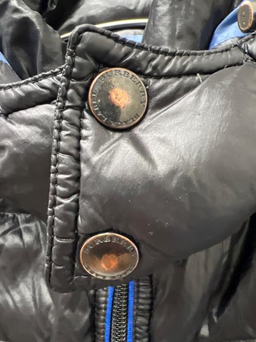 BURBERRY BLACK LABEL（バーバリーブラックレーベル）BURBERRY BLACK LABEL (バーバリーブラックレーベル) ダウンジャケット ブラック×ブルー サイズ:Ｍの古着・服飾アイテム