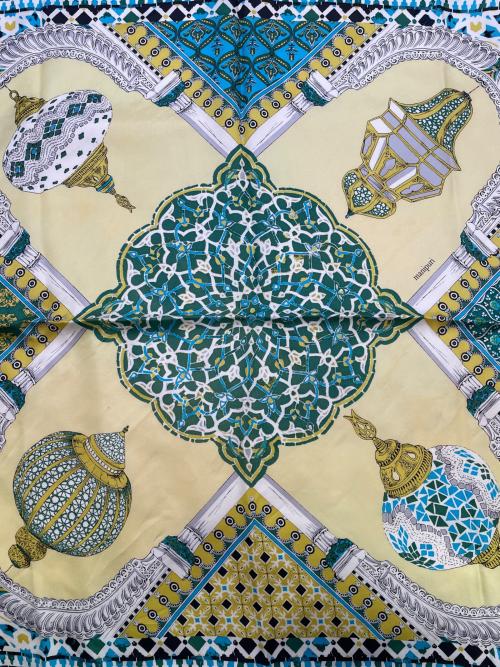 manipuri（マニプリ）manipuri (マニプリ) シルクスカーフ65 イエロー×グリーンの古着・服飾アイテム