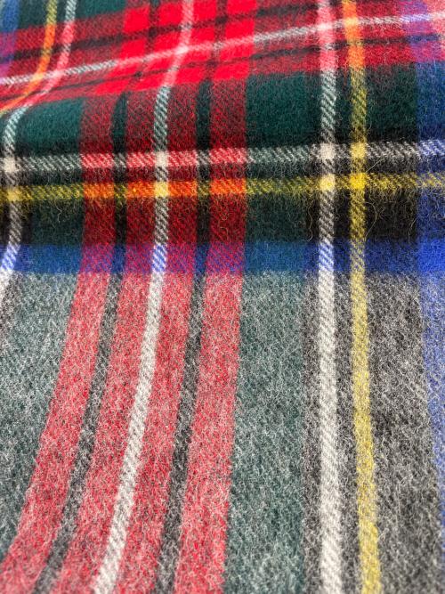 JOHNSTONS OF ELGIN（ジョンストンズオブエルガン）JOHNSTONS OF ELGIN (ジョンストンズオブエルガン) カシミヤマフラー マルチカラーの古着・服飾アイテム