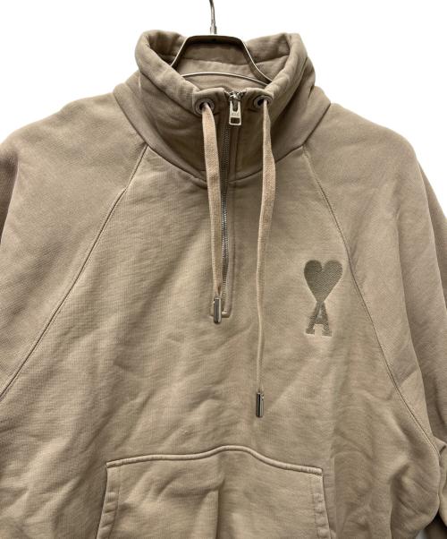 AMI Alexandre Mattiussi（アミアレクサンドルマテュッシ）AMI Alexandre Mattiussi (アミアレクサンドルマテュッシ) ハートロゴハーフジップスウェット ベージュ サイズ:ＸＬの古着・服飾アイテム