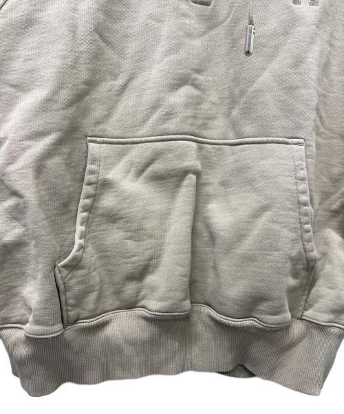 AMI Alexandre Mattiussi（アミアレクサンドルマテュッシ）AMI Alexandre Mattiussi (アミアレクサンドルマテュッシ) ハートロゴハーフジップスウェット ベージュ サイズ:ＸＬの古着・服飾アイテム