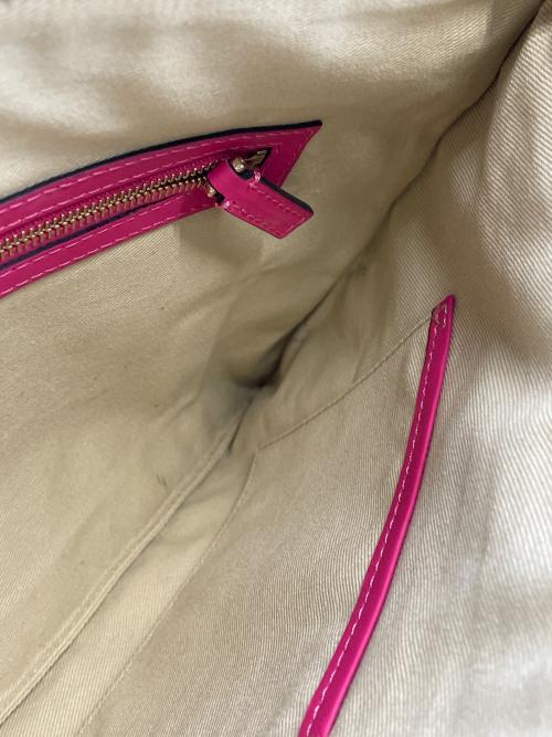 VALENTINO（ヴァレンティノ）VALENTINO (ヴァレンティノ) クラッチバッグ ショッキングピンクの古着・服飾アイテム