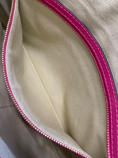 VALENTINO（ヴァレンティノ）VALENTINO (ヴァレンティノ) クラッチバッグ ショッキングピンクの古着・服飾アイテム