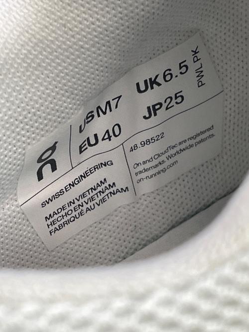 on（オン）on (オン) The Roger Center Court ホワイト サイズ:JP25の古着・服飾アイテム