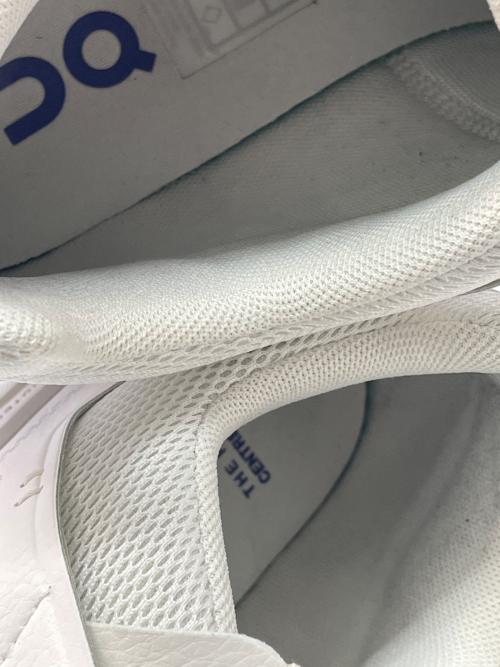 on（オン）on (オン) The Roger Center Court ホワイト サイズ:JP25の古着・服飾アイテム