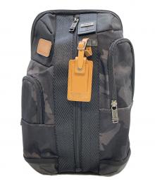 TUMI（トゥミ）の古着「ボディーバッグ」｜ブラック×グレー