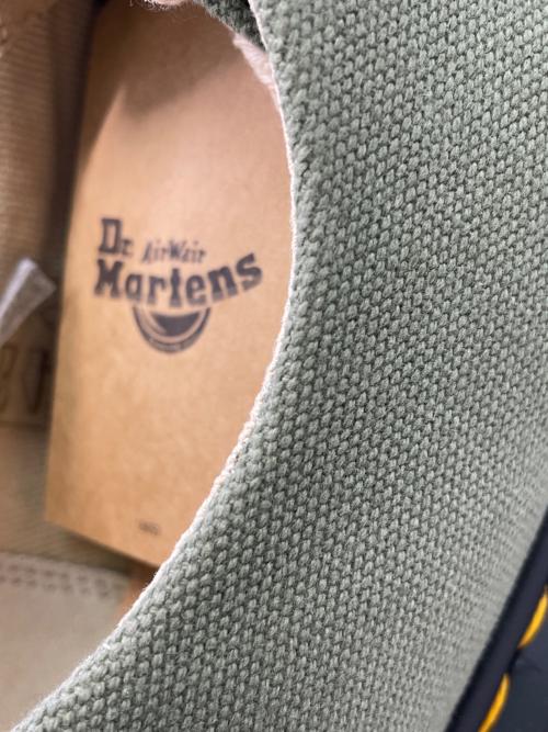 Dr.Martens（ドクターマーチン）Dr.Martens (ドクターマーチン) NATURAL CANVAS グリーン サイズ:37EUの古着・服飾アイテム