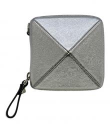 VALENTINO GARAVANI（ヴァレンティノ・ガラヴァーニ）の古着「スタッズ型ショルダーポーチ」｜シルバー