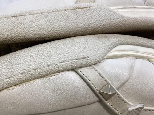 VALENTINO GARAVANI（ヴァレンティノ・ガラヴァーニ）VALENTINO GARAVANI (ヴァレンティノ・ガラヴァーニ) ハイカットスニーカー ホワイト サイズ:39の古着・服飾アイテム