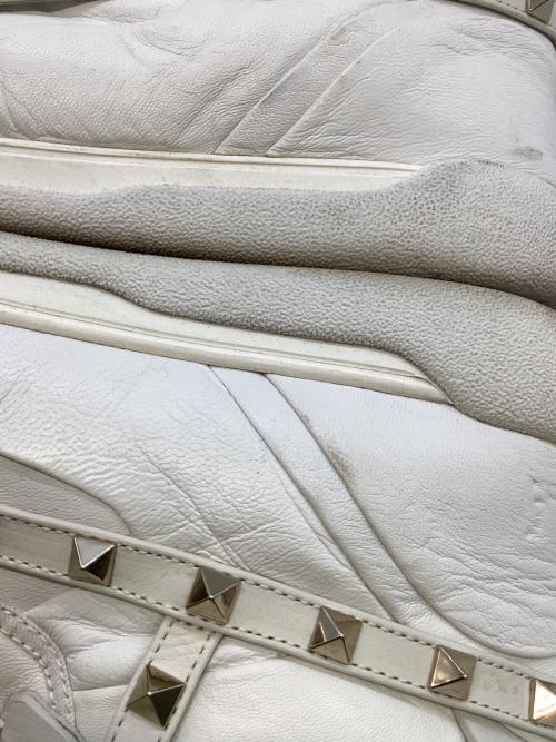 VALENTINO GARAVANI（ヴァレンティノ・ガラヴァーニ）VALENTINO GARAVANI (ヴァレンティノ・ガラヴァーニ) ハイカットスニーカー ホワイト サイズ:39の古着・服飾アイテム