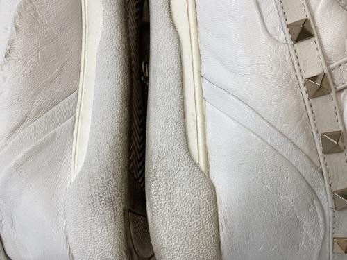 VALENTINO GARAVANI（ヴァレンティノ・ガラヴァーニ）VALENTINO GARAVANI (ヴァレンティノ・ガラヴァーニ) ハイカットスニーカー ホワイト サイズ:39の古着・服飾アイテム