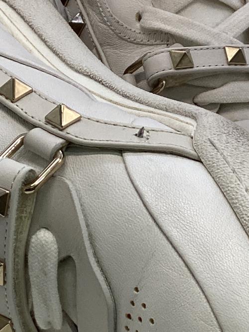 VALENTINO GARAVANI（ヴァレンティノ・ガラヴァーニ）VALENTINO GARAVANI (ヴァレンティノ・ガラヴァーニ) ハイカットスニーカー ホワイト サイズ:39の古着・服飾アイテム